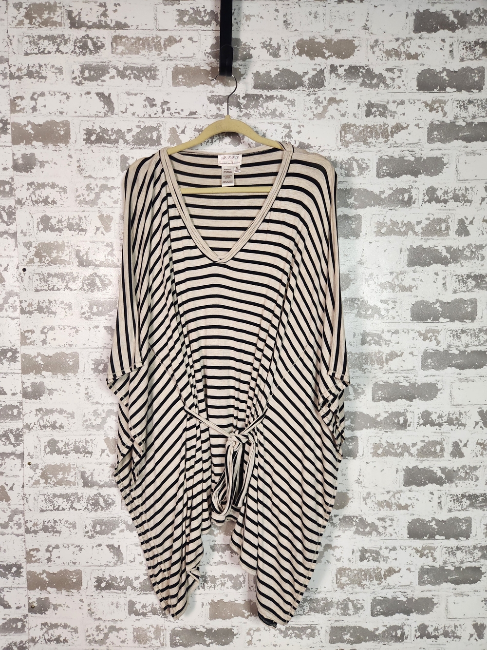 Relaxed V-Neck Tie-Front Tunic in Black and Cream